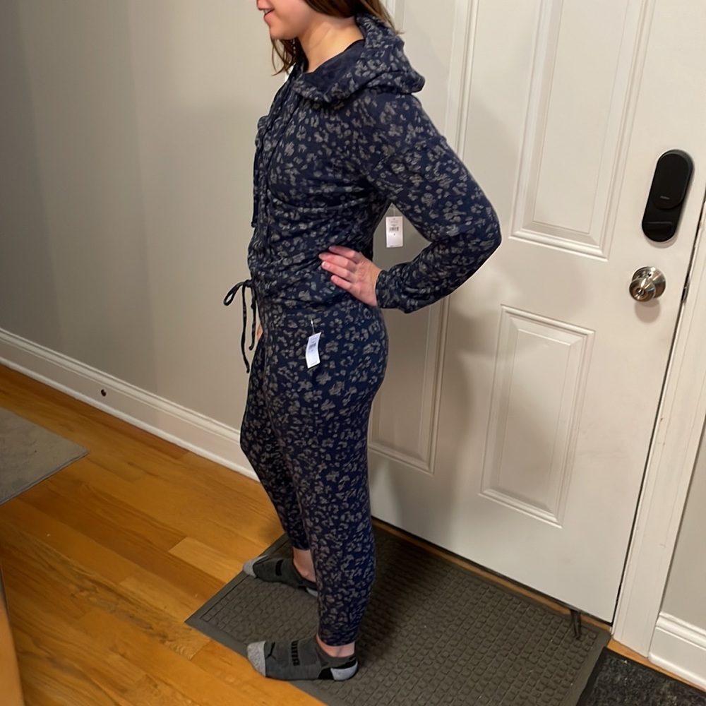 Gap lounge set matching